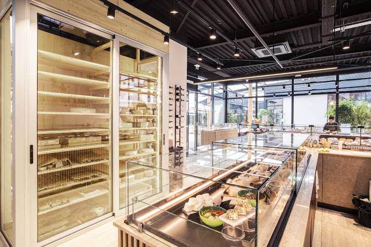 Fotografia tomada fuera de CRUZ – Interiorismo comercial y vitrinas frigoríficas - Interiorista en Montgat, Barcelona