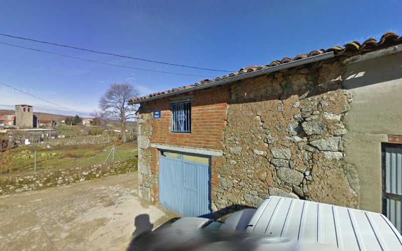 Fotografia tomada fuera de Aluminios Puentes - Carpintero en Lagunilla, Salamanca