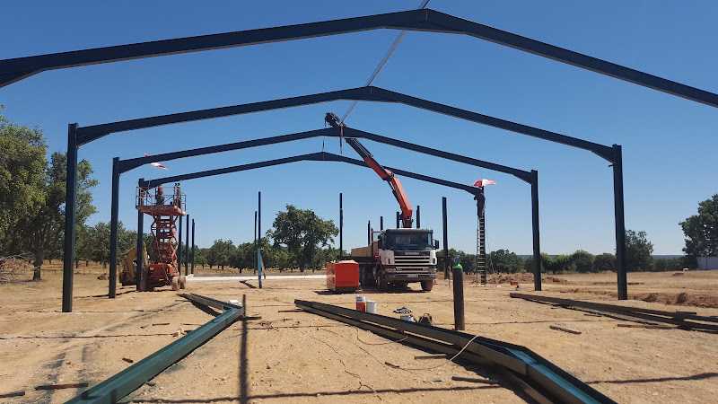 Fotografia tomada fuera de Carpintería Metálica José Ignacio Hernández - Carpintería metálica y de aluminio en Martín de Yeltes, Salamanca