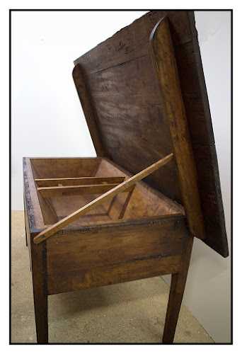 Fotografia tomada fuera de Fusteria Roura - Establecimiento de venta de madera en Medinyà, Girona