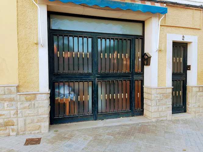 Fotografia tomada fuera de Cerrajeria Lagarda - Carpintería metálica y de aluminio en Moncada, Valencia