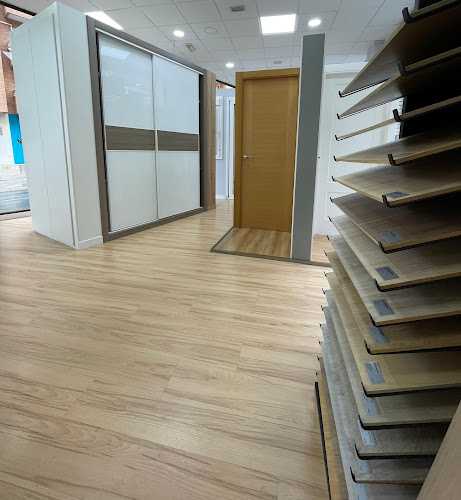 Fotografia tomada fuera de LCPA - CARPINTERÍA PARA TU HOGAR - Reformas en Mislata, Valencia