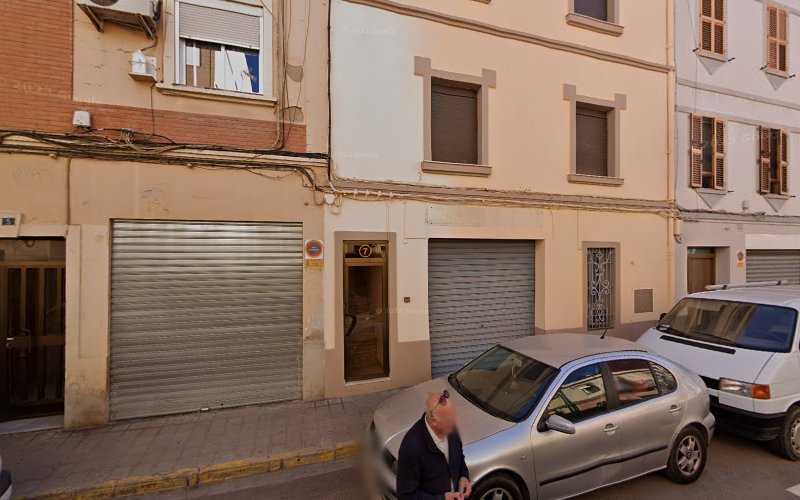 Fotografia tomada fuera de carpintería de aluminio en mislata - Tienda de armarios en Mislata, Valencia
