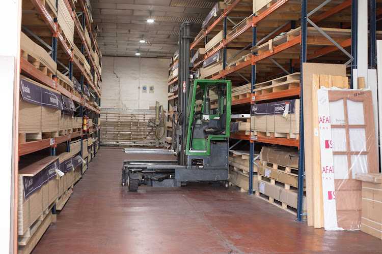Fotografia tomada fuera de MADERPA CÁCERES - Establecimiento de venta de madera en Cáceres, Cáceres