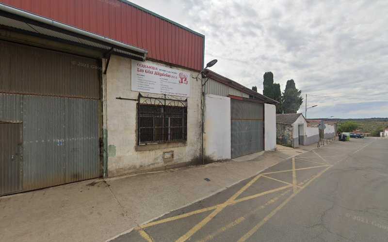Fotografia tomada fuera de Cerrajería Los Giles Ahigaleños S.L. - Carpintería metálica y de aluminio en Ahigal, Cáceres