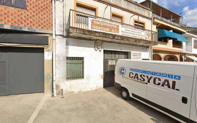 Fotografia tomada fuera de Carpintería Cacycal S.L. - Carpintería metálica y de aluminio en Cabezuela del Valle, Cáceres