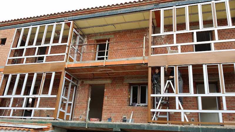 Fotografia tomada fuera de METALRI - Carpintería metálica y de aluminio en La Granja, Cáceres