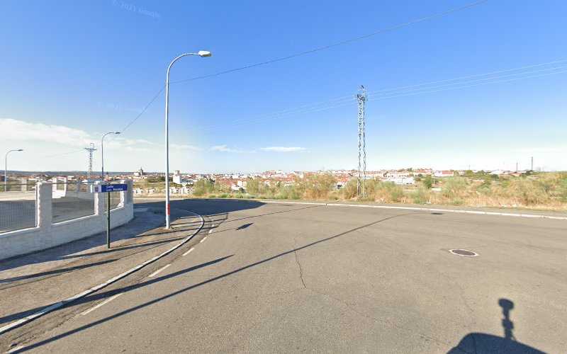 Fotografia tomada fuera de Dimac Almacén Madera Slne - Establecimiento de venta de madera en Coria, Cáceres