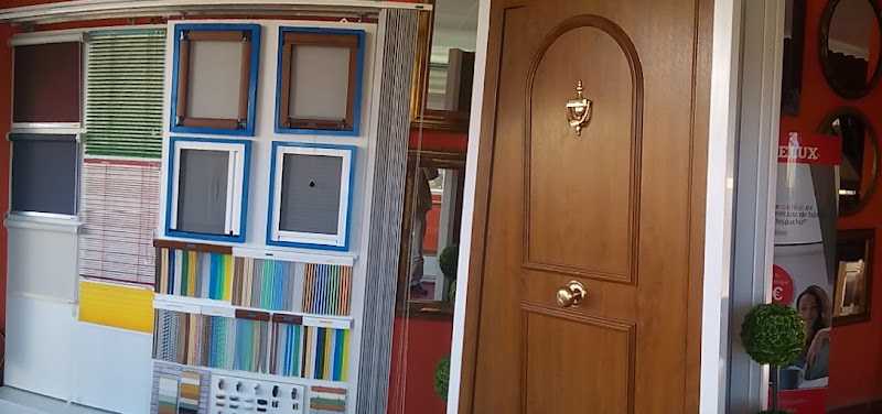 Fotografia tomada fuera de Cristalería Alkazar - Cristalero en Plasencia, Cáceres