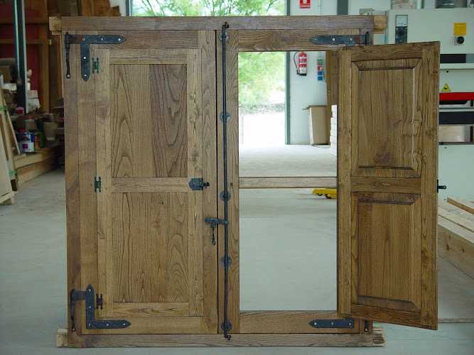 Fotografia tomada fuera de Carpintería de madera Corriols - Carpintería en Hervás, Cáceres