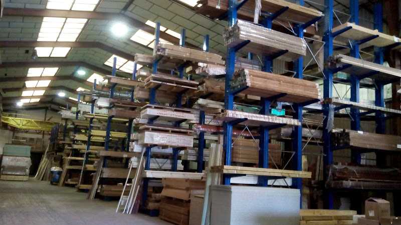 Fotografia tomada fuera de Maderas Mendi - Establecimiento de venta de madera en Lezo, Guipúzcoa