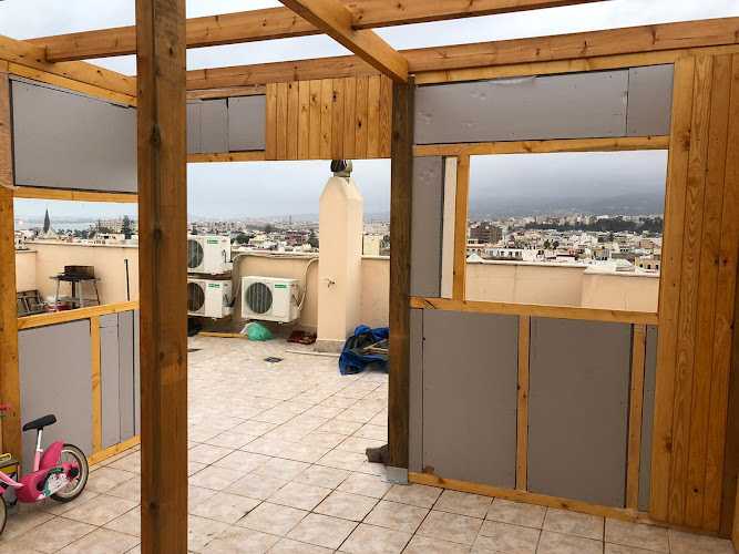 Fotografia tomada fuera de KARPIN'S MELILLA S.L. - Carpintería en Melilla, Melilla