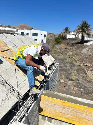 Fotografia tomada fuera de Pinturas y Reformas Maikevin - Reformas en Arrecife, Las Palmas