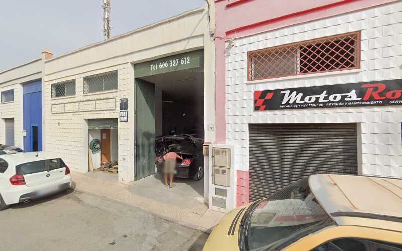 Fotografia tomada fuera de Carpintería Myca S.L. - Tienda de armarios en Puebla de Vícar, Almería