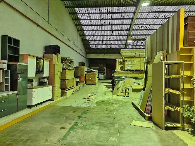 Fotografia tomada fuera de Bricoastur - Establecimiento de venta de madera en Oviedo, Asturias