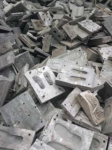 Fotografia tomada fuera de Alusigma - Carpintería metálica y de aluminio en Sotiello, Asturias