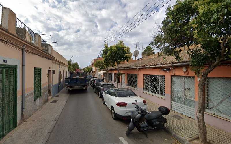 Fotografia tomada fuera de Tableros Mungar C.B. - Establecimiento de venta de madera en Palma, Baleares
