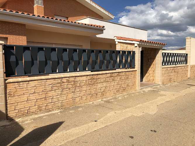 Fotografia tomada fuera de Freireinox acero y metal carpintería metálica - Carpintería en Hiniesta (La), Zamora