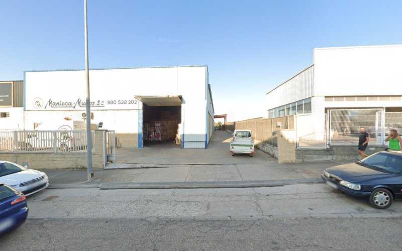 Fotografia tomada fuera de Manteca Muñoz-Zamora S.L. - Establecimiento de venta de madera en Zamora, Zamora