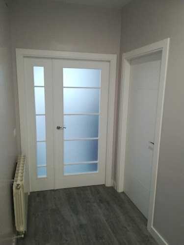 Fotografia tomada fuera de Carpintería y muebles CMH - Carpintería en Mérida, Badajoz