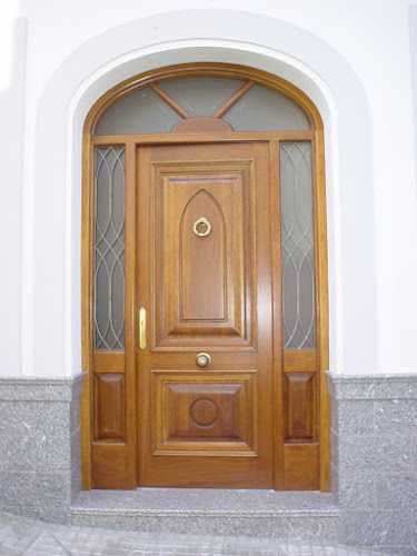 Fotografia tomada fuera de Carpintería Marín - Tienda de armarios en Casas de Reina, Badajoz