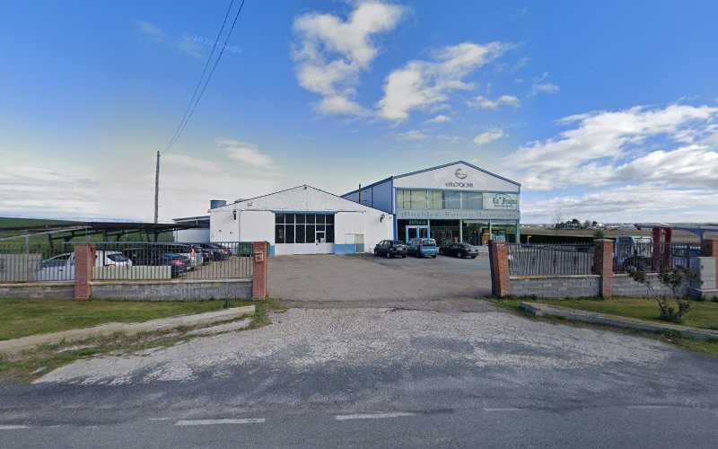 Fotografia tomada fuera de Emjocar S.L. - Carpintería metálica y de aluminio en Arévalo, Ávila