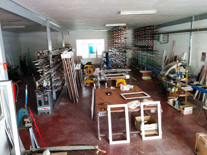 Fotografia tomada fuera de Tinajero Punteros - Carpintería metálica y de aluminio en Mota del Cuervo, Cuenca