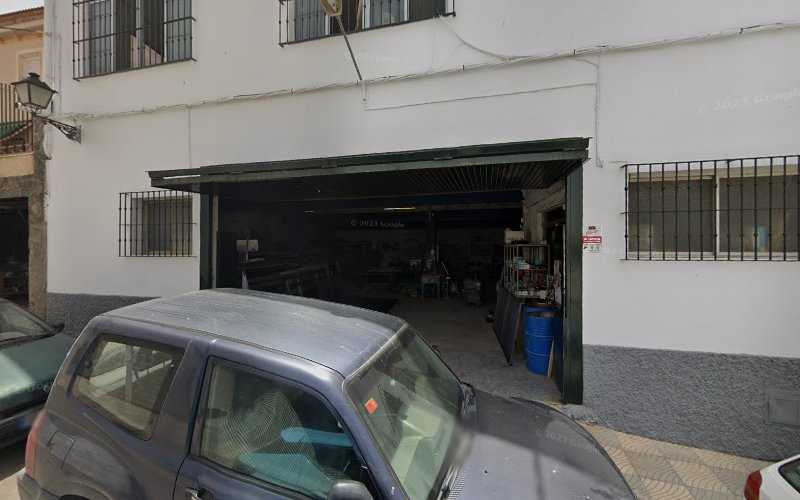 Fotografia tomada fuera de Carpintería Morales - Carpintería en Badolatosa, Sevilla