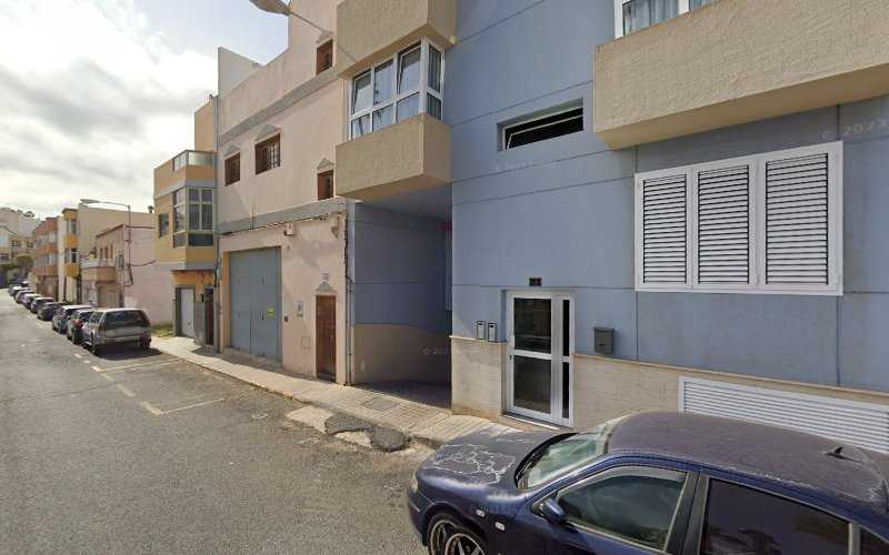 Fotografia tomada fuera de Carpintería Roque Del Este- Agustín Robaina - Carpintería en La Herradura, Las Palmas