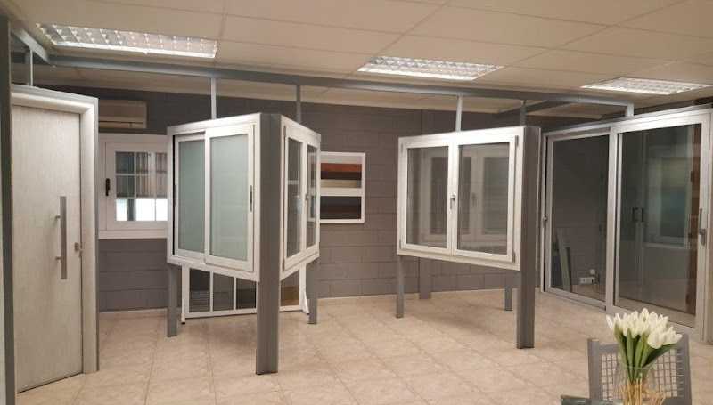 Fotografia tomada fuera de EstilMetal - Oficinas de empresa en Mogente/Moixent, Valencia