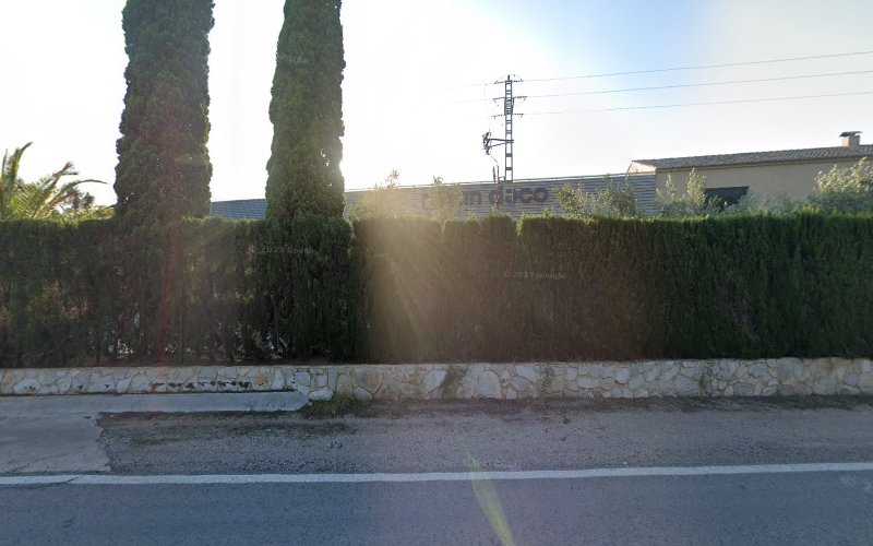 Fotografia tomada fuera de RATTAN DECO, S.A. - Fábrica de muebles en Mogente/Moixent, Valencia