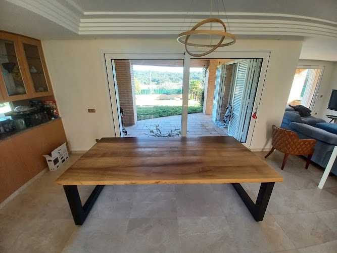 Fotografia tomada fuera de McDera - Carpintería en Valdemorillo, Madrid