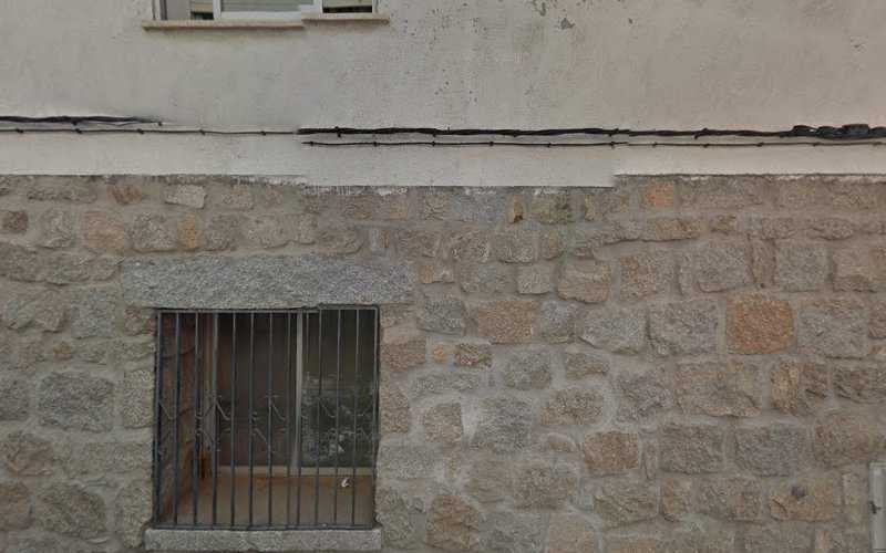 Fotografia tomada fuera de Varea Y Peral - Tienda de armarios en Valdemorillo, Madrid