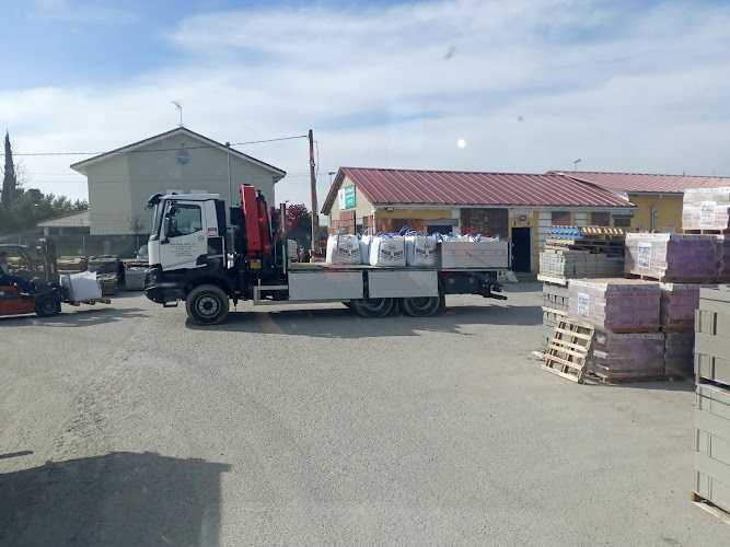 Fotografia tomada fuera de Nogal Bravo - Proveedor de materiales de construcción en Valdemorillo, Madrid