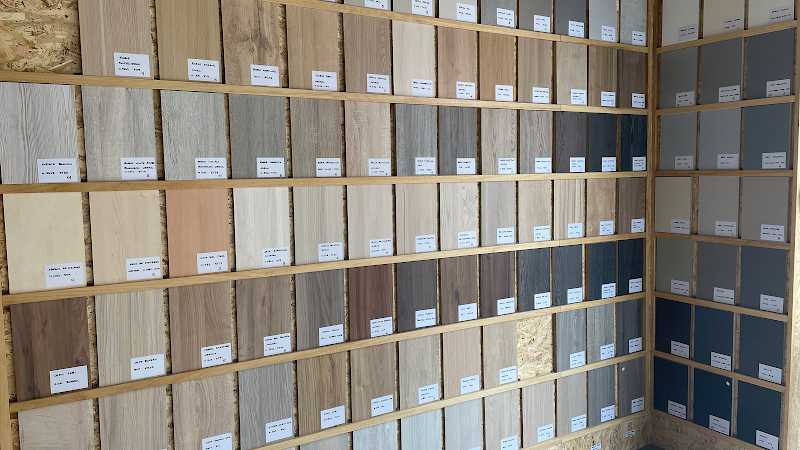 Fotografia tomada fuera de Brico Valde - Tienda de bricolaje en Valdemorillo, Madrid