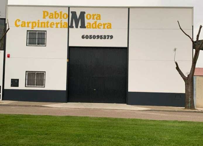 Fotografia tomada fuera de PABLO MORA CARPINTERÍA MADERA - Carpintero en Don Benito, Badajoz