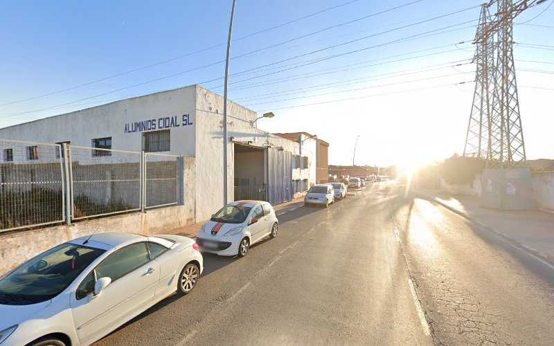 Fotografia tomada fuera de Aluminios Cydal - Carpintería metálica y de aluminio en La Unión, Murcia