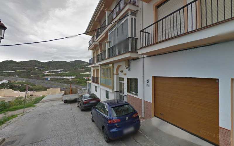 Fotografia tomada fuera de C.M.C. Villena - Carpintería metálica y de aluminio en Torrox, Málaga