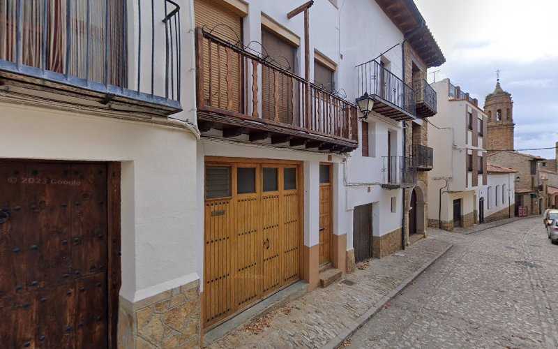 Fotografia tomada fuera de Maderas Hermanos Cruz S L - Aserradero en La Iglesuela del Cid, Teruel
