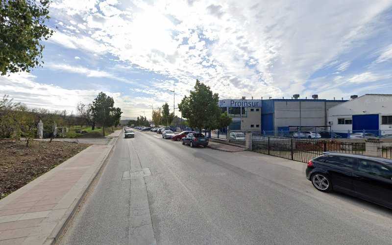 Fotografia tomada fuera de Carpintería El Gonce. Andaluza - Tienda de armarios en Torreperogil, Jaén