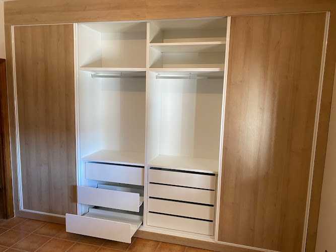 Fotografia tomada fuera de JOUSKA DESIGN - Carpintería en Torreperogil, Jaén