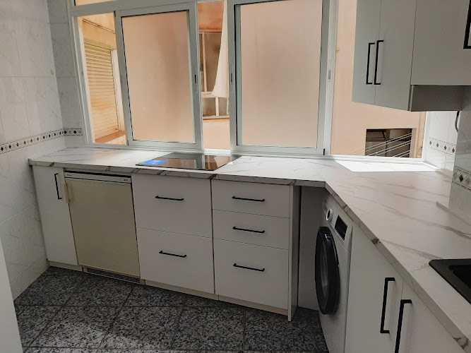 Fotografia tomada fuera de Carpintería Ebanistería Montemar S.L. - Carpintería en Torremolinos, Málaga