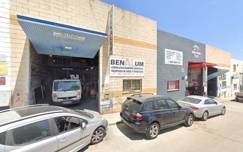 Fotografia tomada fuera de Benalum - Carpintería metálica y de aluminio en Torremolinos, Málaga