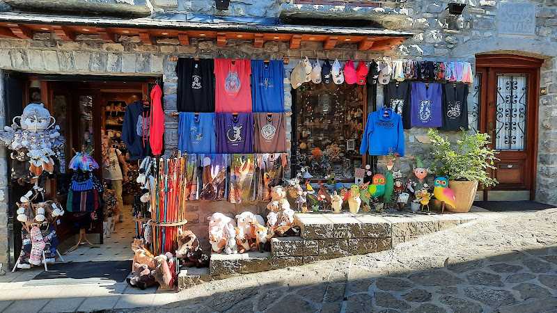 Fotografia tomada fuera de Artesanía las Nieves - Comercio en Torla-Ordesa, Huesca