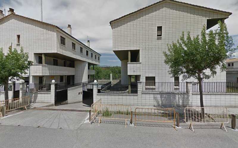 Fotografia tomada fuera de Carpintería Angel Araguas - Tienda de armarios en Aínsa, Huesca