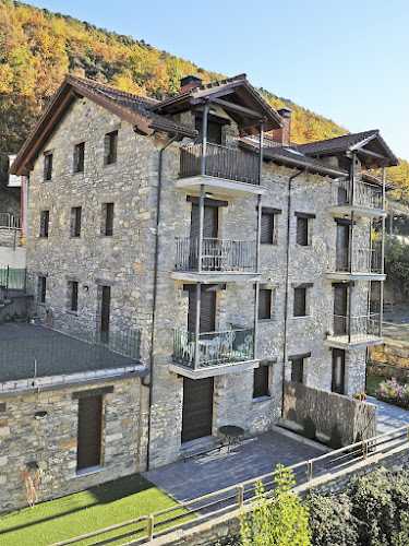 Fotografia tomada fuera de Aluosca - Carpintería metálica y de aluminio en Huesca, Huesca