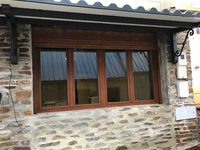 Fotografia tomada fuera de Alumival Fabrica de Ventanas Aluminio y PVC - Servicio de instalación de ventanas en Priego de Córdoba, Córdoba