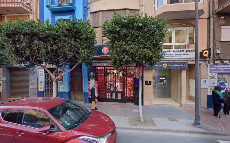 Fotografia tomada fuera de Colorin's - Carpenter en Castellón de la Plana, Castellón