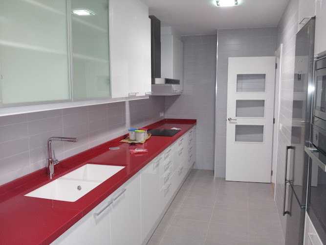 Fotografia tomada fuera de Instalaciones de Carpinteria - Carpintería en Xirivella, Valencia