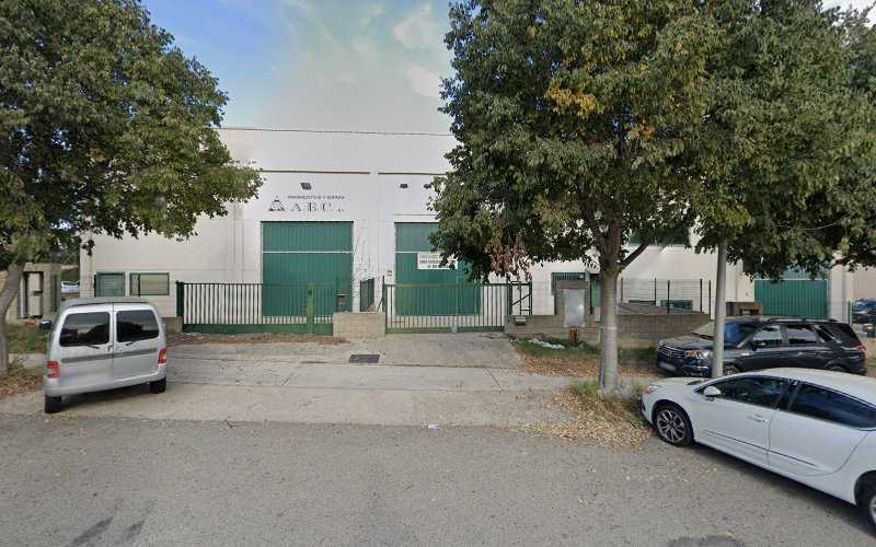 Fotografia tomada fuera de Fustería Mateo Sanahuja Cendra - Tienda de armarios en Tarragona, Tarragona